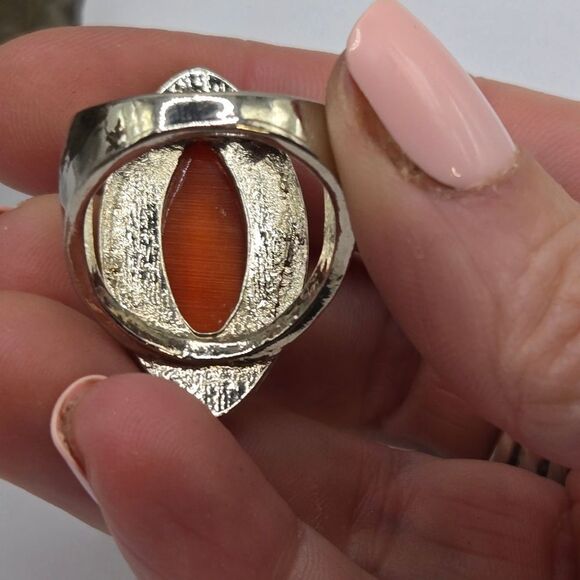 "5/$25" Amber Glass Catseye Silvertone Statement Ring Sz 8 - Picture 3 of 6
